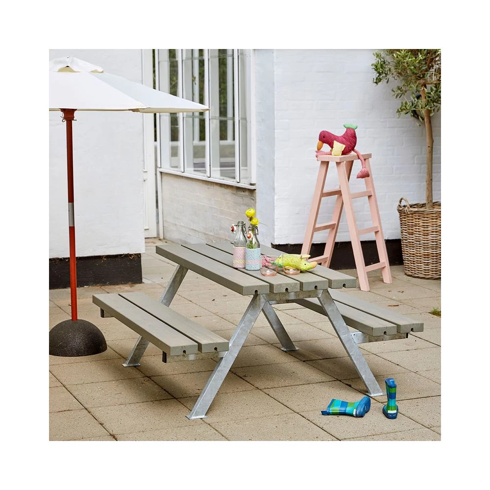 Plus A/S Plus Alpha Junior Bord/Bænkesæt - 118 Cm - Gråbrun 4 Plus A/S Plus Alpha Junior Bord/Bænkesæt - 118 Cm - Gråbrun - Billede 2